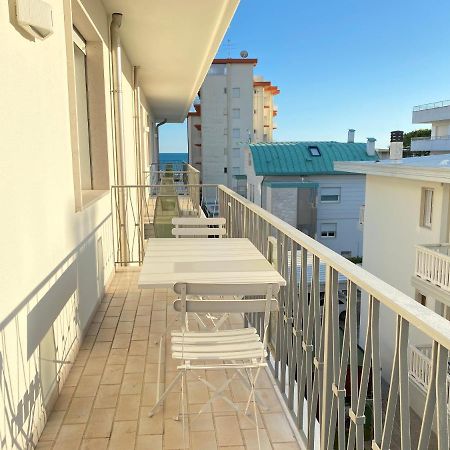 Appartamenti Cristina Carraro Immobiliare - Family Apartments Лідо-ді-Єзоло Екстер'єр фото