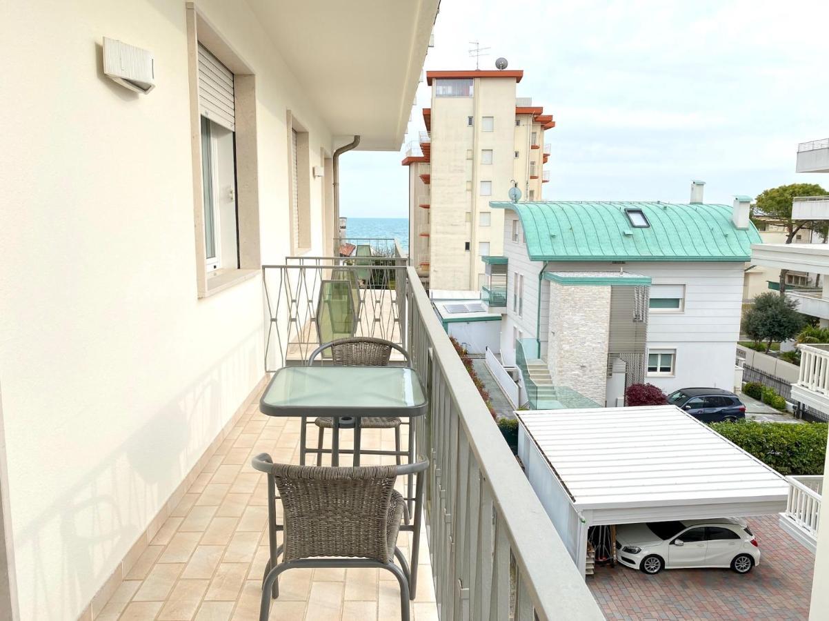Appartamenti Cristina Carraro Immobiliare - Family Apartments Лідо-ді-Єзоло Екстер'єр фото