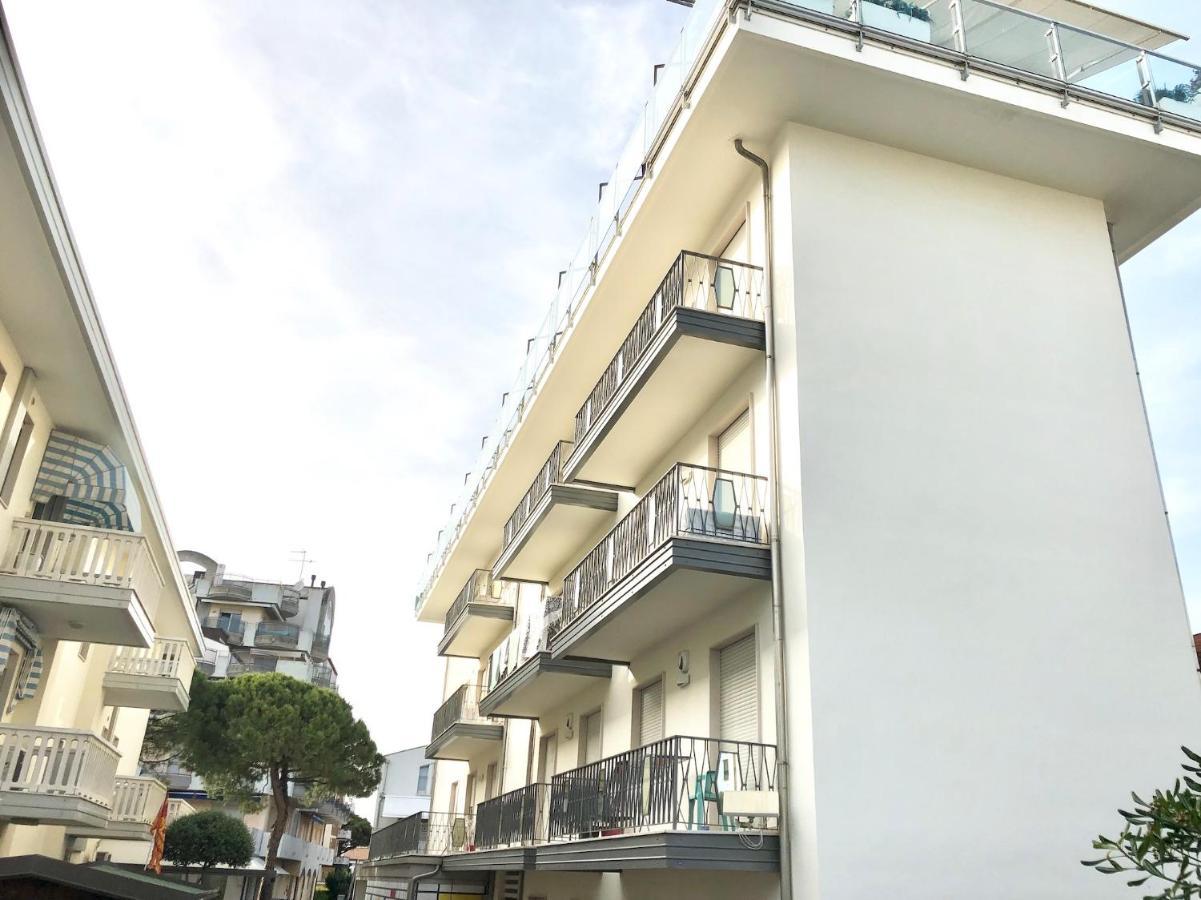 Appartamenti Cristina Carraro Immobiliare - Family Apartments Лідо-ді-Єзоло Екстер'єр фото