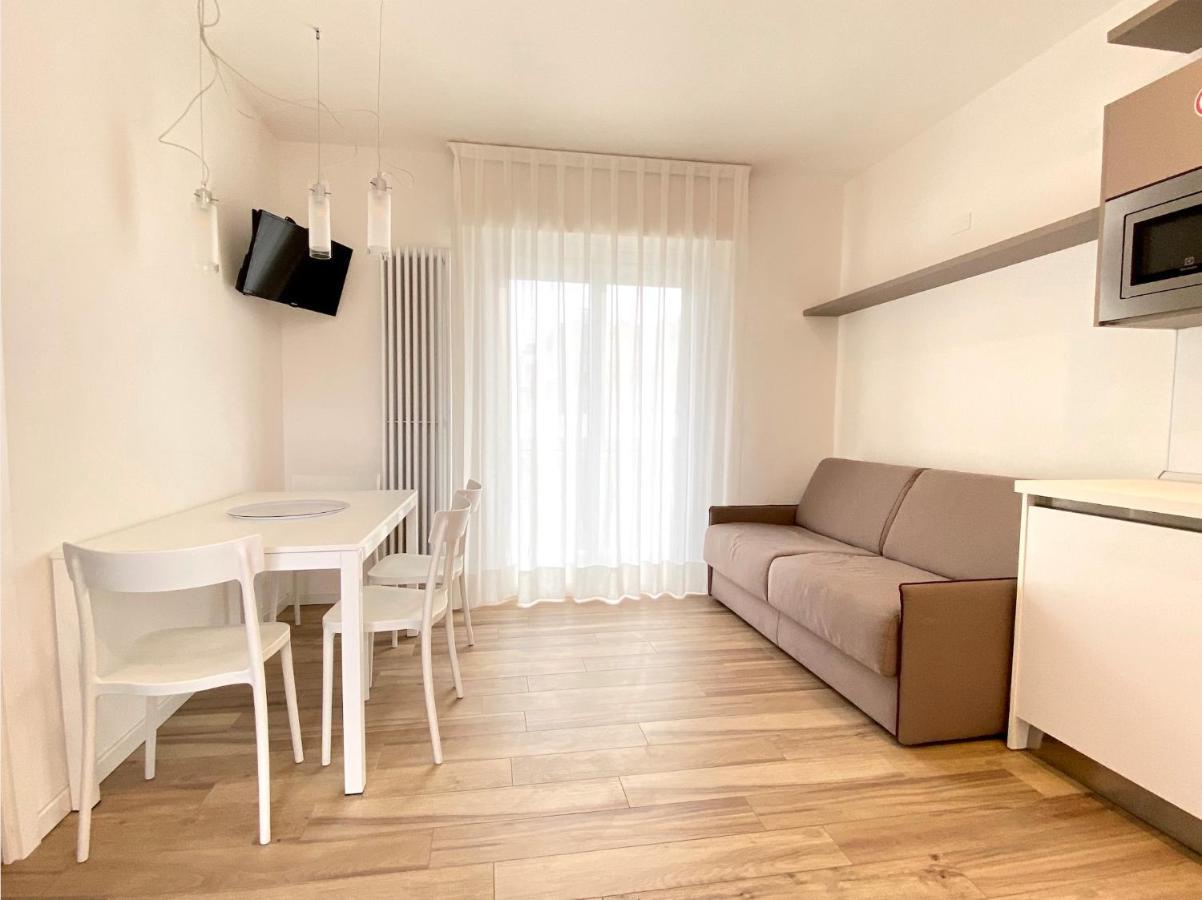 Appartamenti Cristina Carraro Immobiliare - Family Apartments Лідо-ді-Єзоло Екстер'єр фото