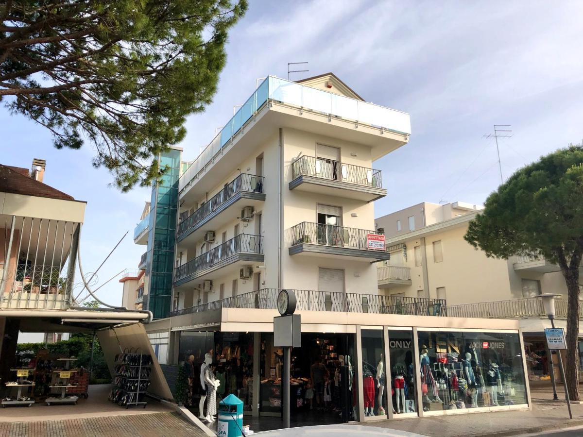 Appartamenti Cristina Carraro Immobiliare - Family Apartments Лідо-ді-Єзоло Екстер'єр фото
