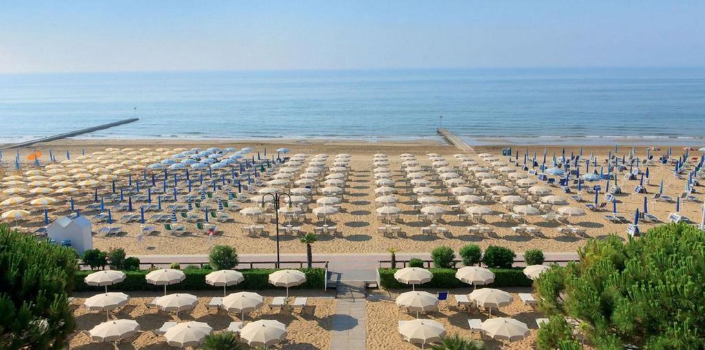 Appartamenti Cristina Carraro Immobiliare - Family Apartments Лідо-ді-Єзоло Екстер'єр фото